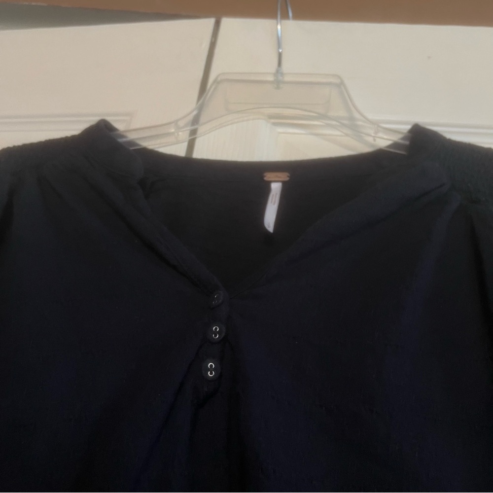 Free people short sleeve Henley blouse size small - Picture 2 of 8